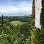 Chateau De Montcuquet