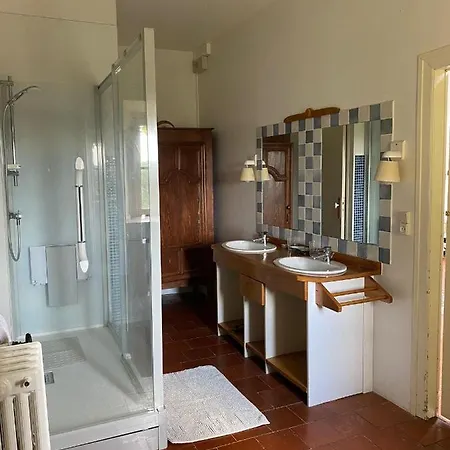 Chateau De Montcuquet Bed & Breakfast 3*