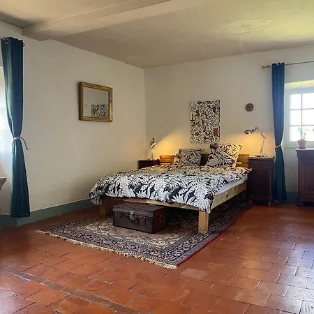 Couette-café Chateau De Montcuquet *