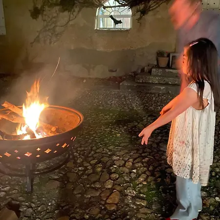 לינה וארוחת בוקר Chateau De Montcuquet 3*