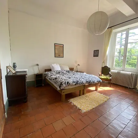 Chateau De Montcuquet