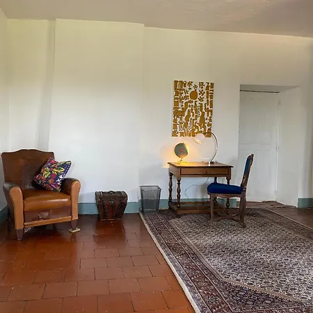 Chateau De Montcuquet Bed and Breakfast